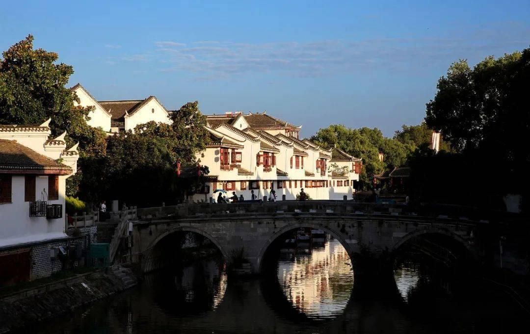 钱学森教授带领科学家扎根大西北,为祖国的航天事业做出杰出贡献- 专业有问必答平台